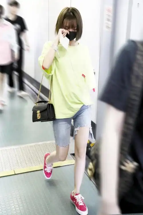 段奥娟身高163cm段奥娟和172cm关晓彤