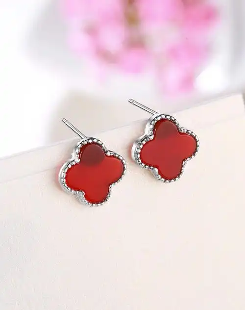 s925银红玛瑙耳钉红色