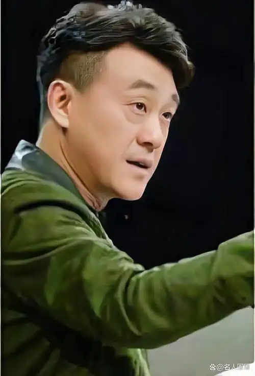 中国电视剧飞天奖优秀男演员奖等多项奖项,现为国家一级演员