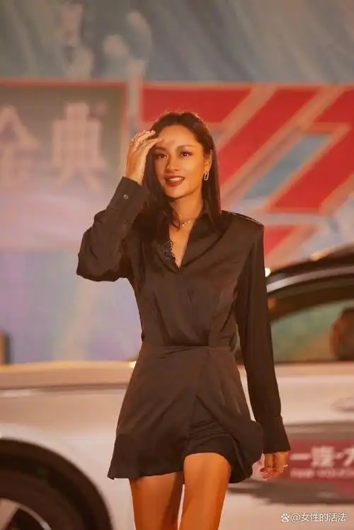 腿精浪姐瞿颖回归,她可是内娱第一代偶像