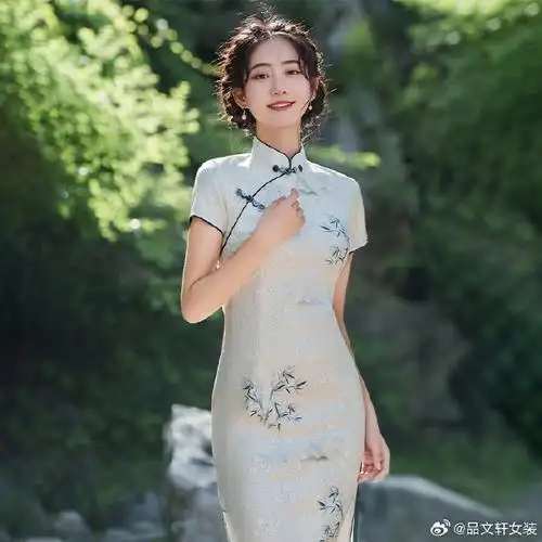 今日推荐长款旗袍连衣裙,尽显优雅气质.