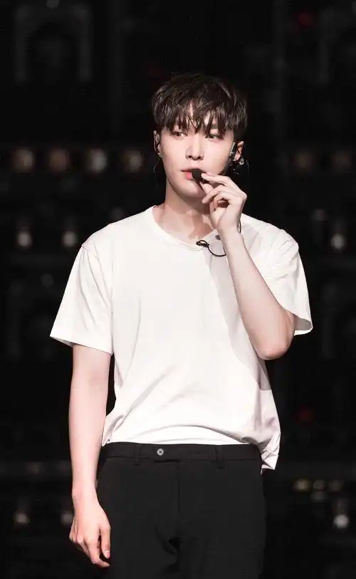 张艺兴 _ exo呐79[图片专辑] _ 图片网