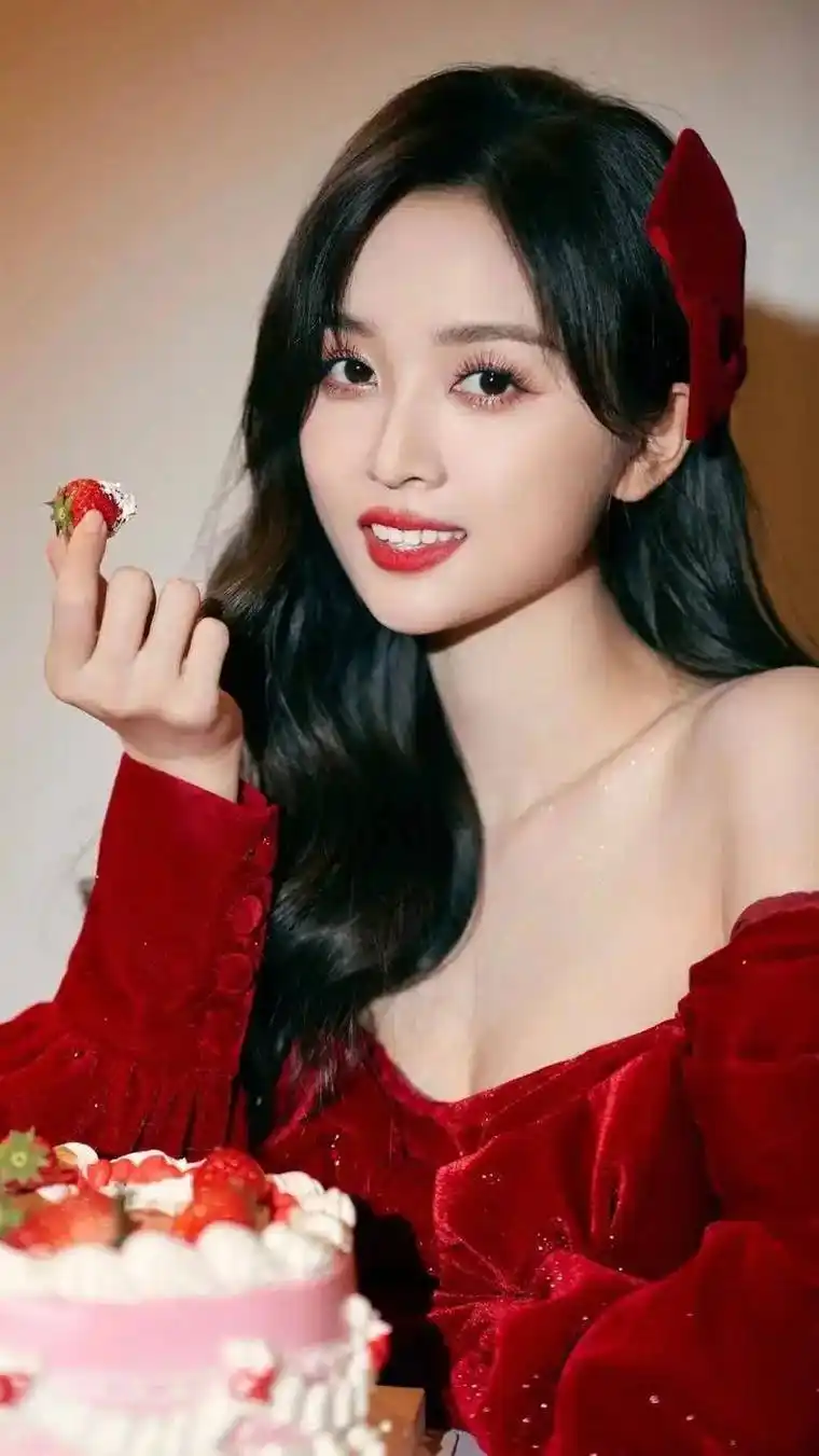 吴宣仪认证自己很姬上热搜!她靓丽写真肤白貌美性感撩人