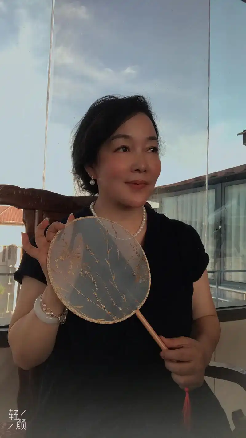 黄磊曾说, 我能想到最浪漫的事儿, 就是给孙莉当一辈子的黄小 - 抖音