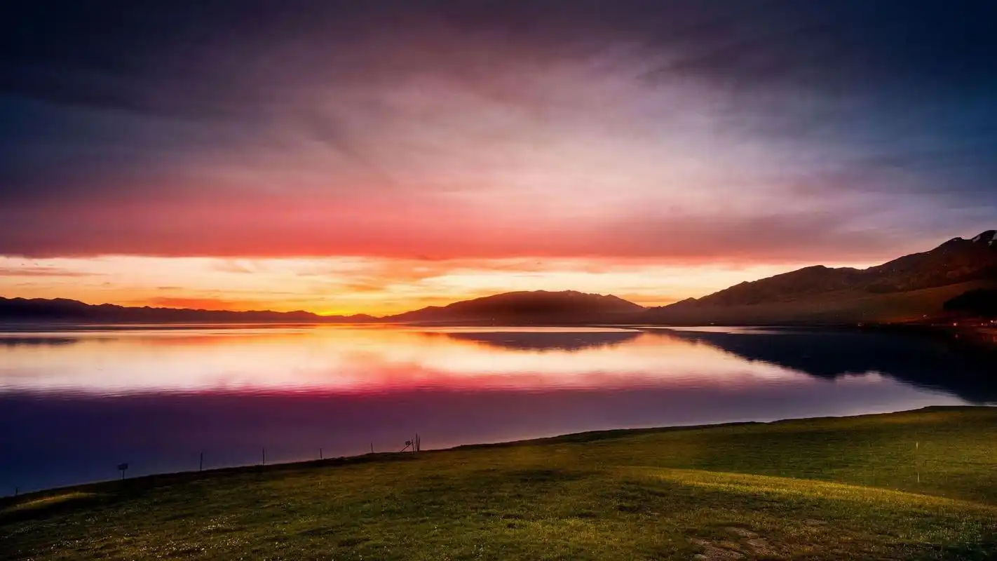 赛里木湖日出风景高清桌面壁纸高清大图预览1920x1080_风景壁纸下载_