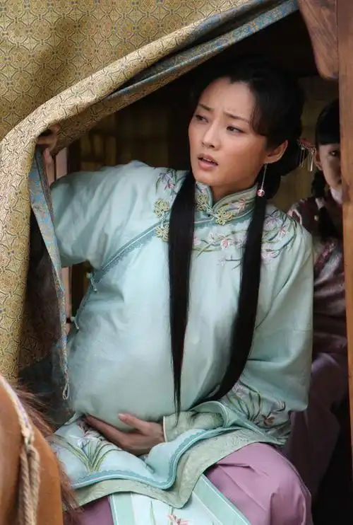 刘芊含因打狗棍被称为中国好儿媳的她穿衣搭配好漂亮