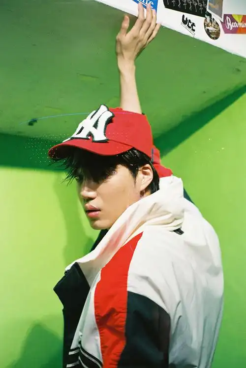 exo kai最新广告照公开 散发慵懒性感魅力