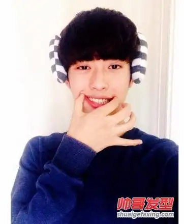 可爱韩系男生发型必备 齐刘海西瓜头 直发齐刘海图片(3)
