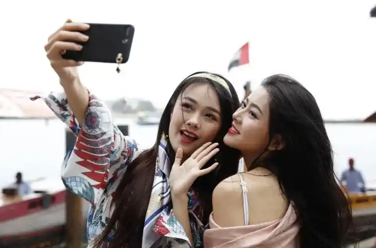 全球首档自拍旅行真人秀自拍女王回归终于等到你