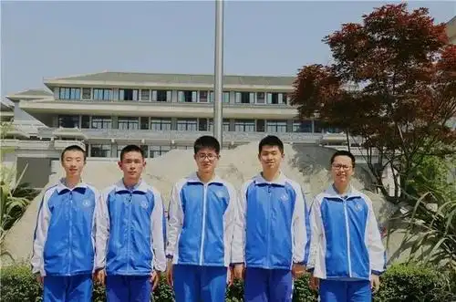 30万元奖励优秀学生!成都石室中学举行"唐立新奖学金"颁奖典礼