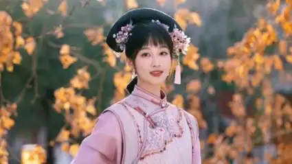 蓝盈莹故地重游 回《甄嬛传》的碎玉轩