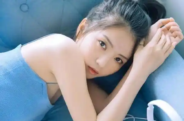 这种女人往往能够吸引男人的注意,并让他们不自觉