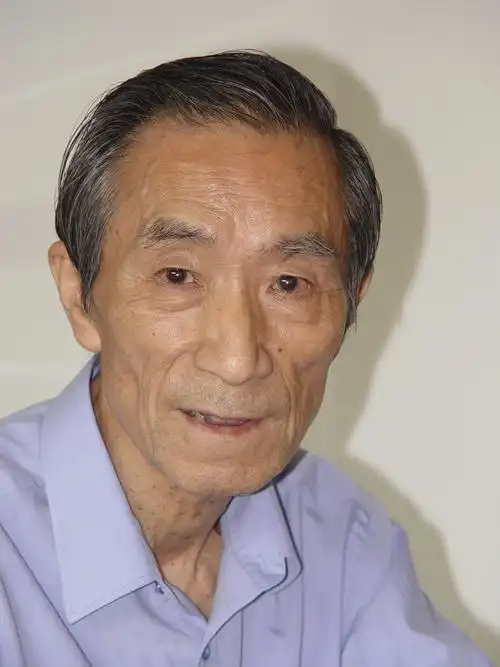 生-如春花之绚烂 逝-如秋叶之静美