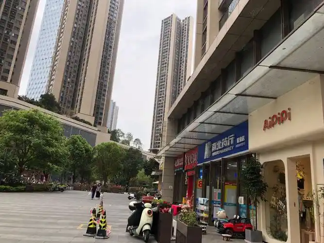 11米层高临街旺铺,一至三楼已做三层使用,深圳龙华龙华中心区壹城中心