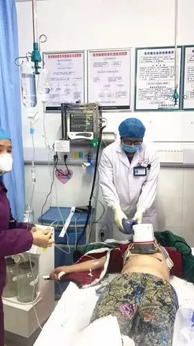 2这样的急诊抢救在科室其实是家常便饭,时有发生.