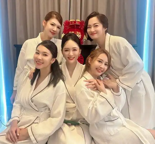 陈乔恩这组中式婚纱照火到外网去了,真的越看越惊艳,为什么这么火?