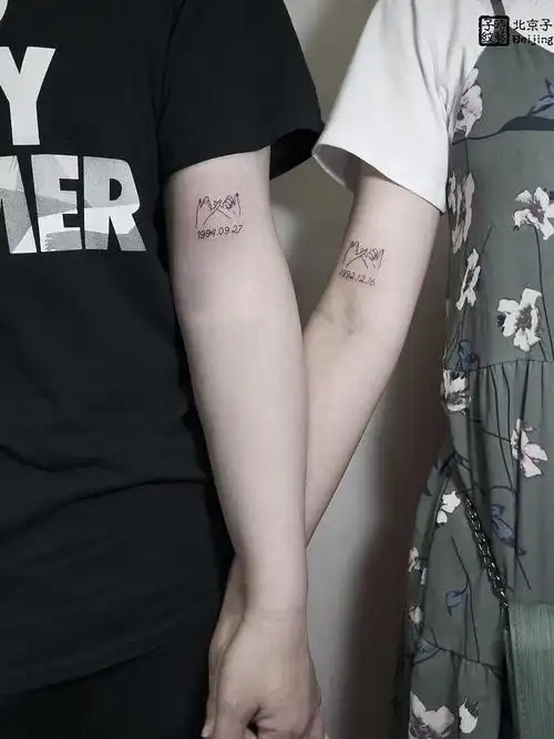 作品简介:不离不弃.