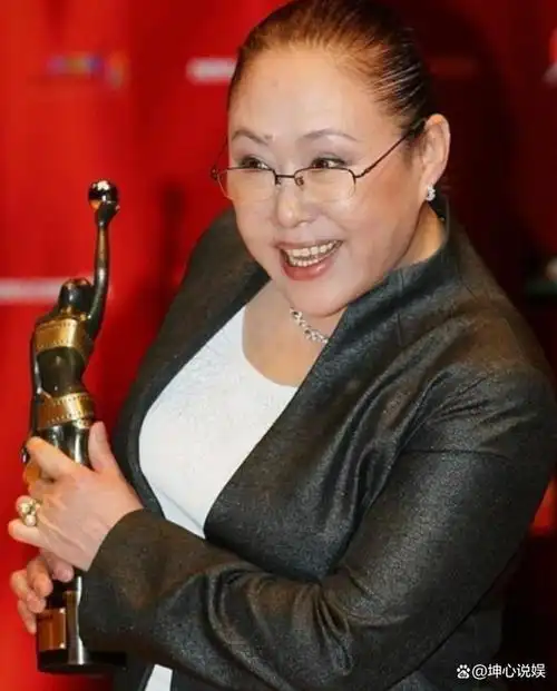 不过,刘敏涛调侃过自己太早去演年龄大的角色,二十八岁的时候演四十八