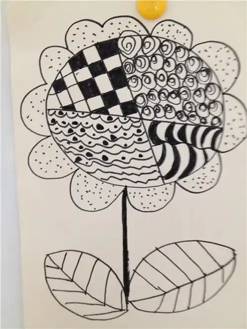 美丽的小花 幼儿通过直线波浪线螺旋线等线条给小花装