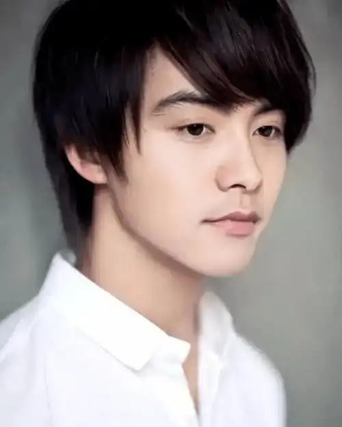 一时间铺天盖地的舆论朝马天宇袭来,马天宇不理解高波为什么要这么做