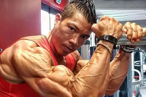 总是羡慕别人健硕的手臂?还在苦恼训练?这几个方法帮助你_肌肉