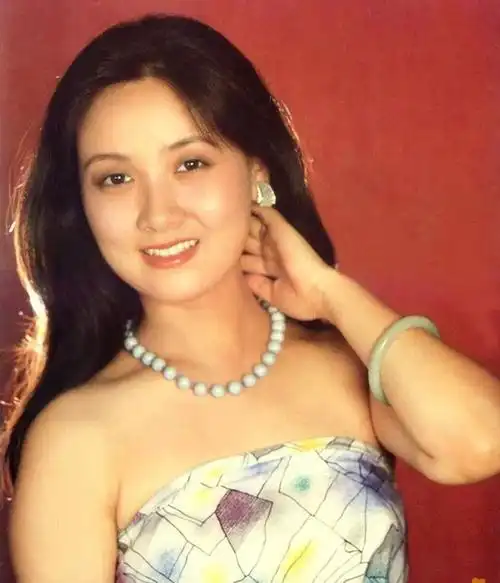 那英深夜一张照片,竟暴露了这么多秘密:她们命途各异,却为何总能历久