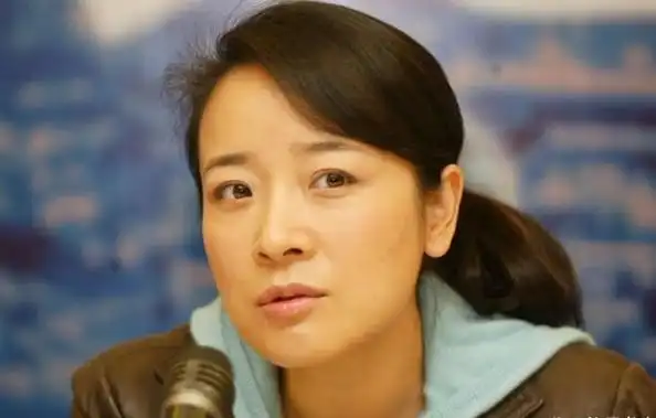 结婚25年分居14年妻子多次牵手小鲜肉他坐轮椅也不愿离婚