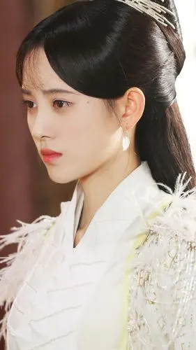 说到新版《神雕侠侣》正在拍摄之中,很多网友却被鞠婧祎的小龙女给