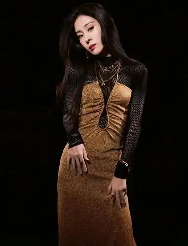 初春学张碧晨穿连衣裙高矮都能驾驭住