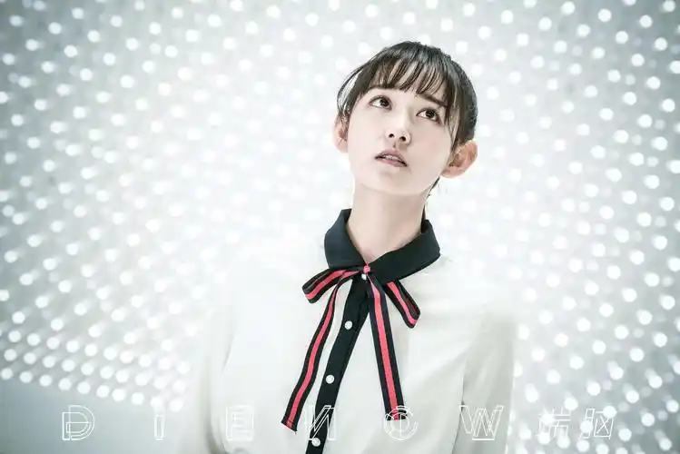 因女友晴知(蒋依依饰)失踪,夏驰(朱元冰饰)被迫卷入端脑世界,引发一