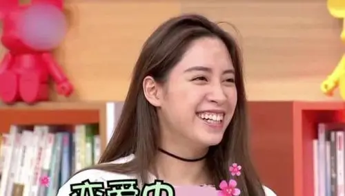 欧阳娜娜和陈飞宇绯闻不断,欧阳妮妮疑似公开认爱张书豪?