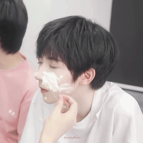 安利| 时代少年团 贺峻霖颜值安利贴(最后有生图)