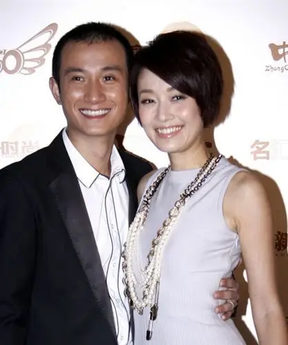 【图】文章老婆照片漂亮 夫妻档合作谍战剧《剃刀边缘》