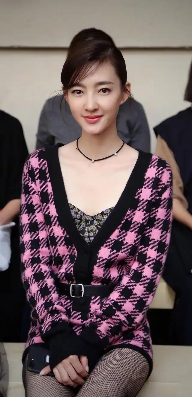 女神王丽坤近照(气质过人身材有料)(5)