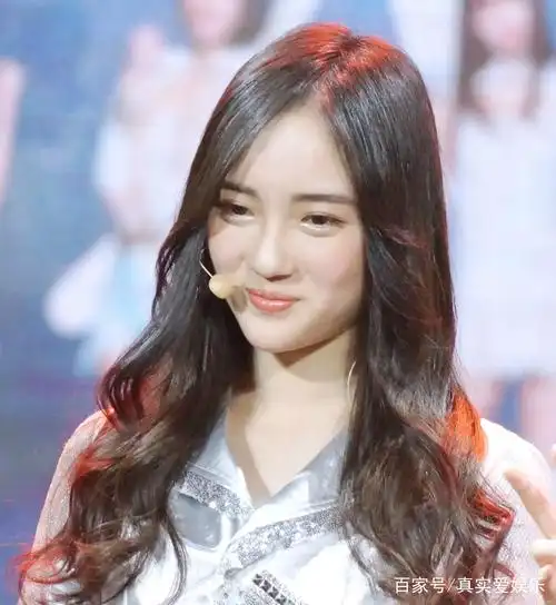 内地超人气女子组合成员赵嘉敏