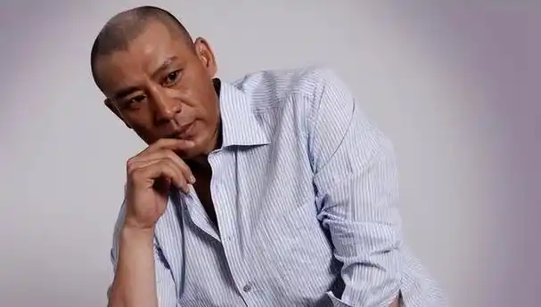 师小红:为了妻子当丁克,为照顾岳父岳母退圈,50岁终于老来得子