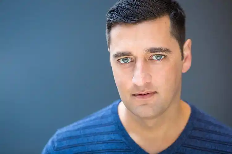 p>唐尼·科沙瓦茨(donnie keshawarz),1969年7月30日出生于加拿大