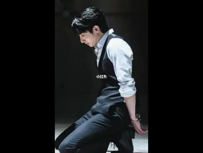 西装跪地战损谁懂我的天天天天天