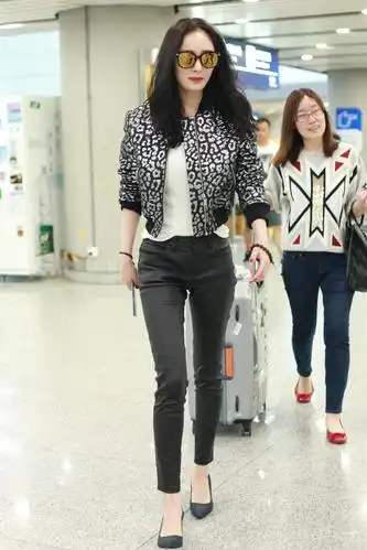 所以,众多明星的机场街拍中,杨幂的机场街拍的确是非常亮眼,并且杨幂