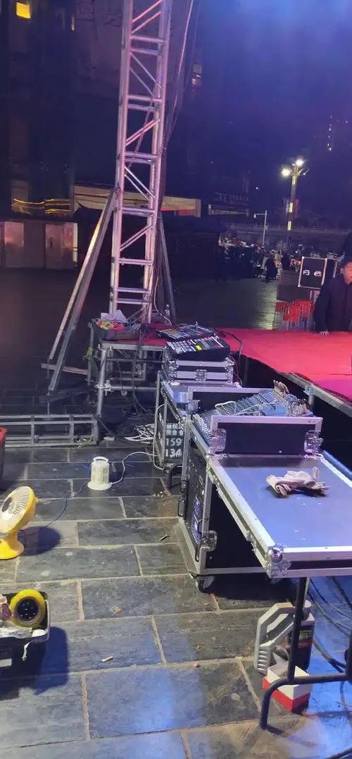 舞台音响-舞台灯光设备租赁_舞美音响背景租赁_舞台搭建led灯租赁