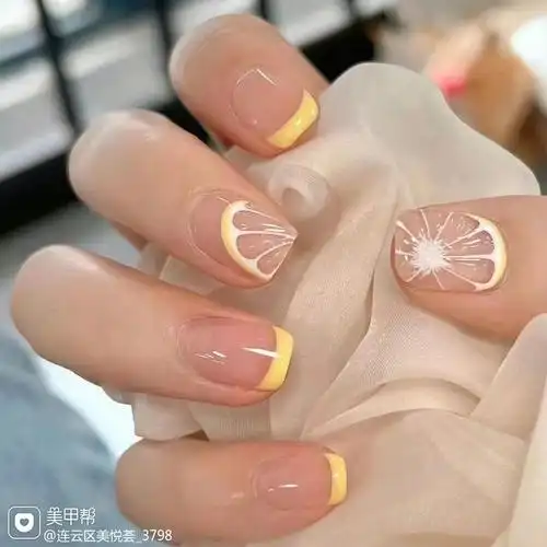 黄色裸色方形夏天上班族简约短指甲来自夏天的小清新美甲图片