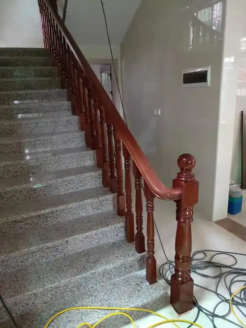 别墅实木扶手自建建房楼梯护栏橡木木沙比利楼梯扶手