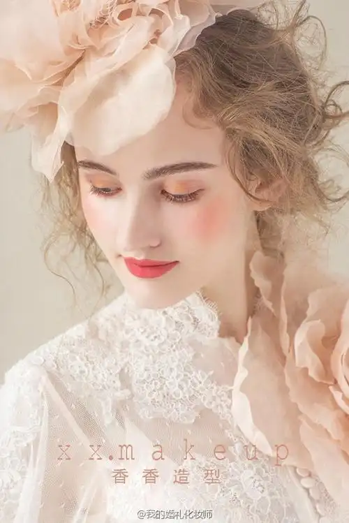 温婉的抽丝发,美萌的双边发,优雅的复古造型,美得不可方物.