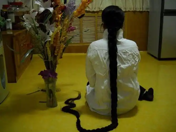 几张辫子照 - [中国长发网]