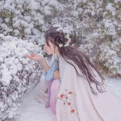 古风头像女唯美淡雅 仙气十足的白衣古风女子图片