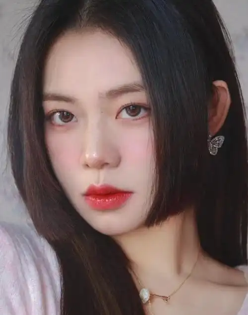 被说长相丑的女生,大多这几种脸型|圆脸|发型|菱形脸|国字脸|大饼脸