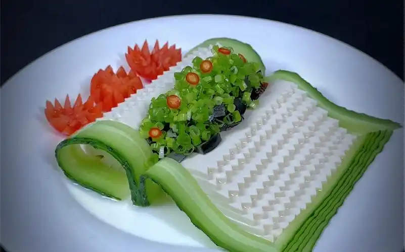 皮蛋豆腐做成吃不起的样子#用心做菜 #吃出仪式感 #厨师 #摆盘技巧