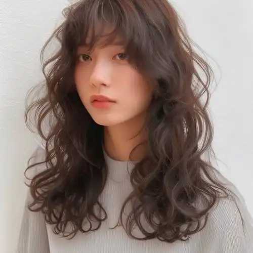 发型推荐 #染发烫发 #女士烫发 #港风复古卷发 #慵懒卷发 
99凌乱