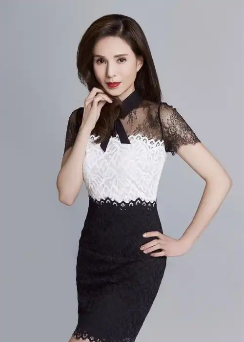 李若彤的照片合集,美出天际啦!