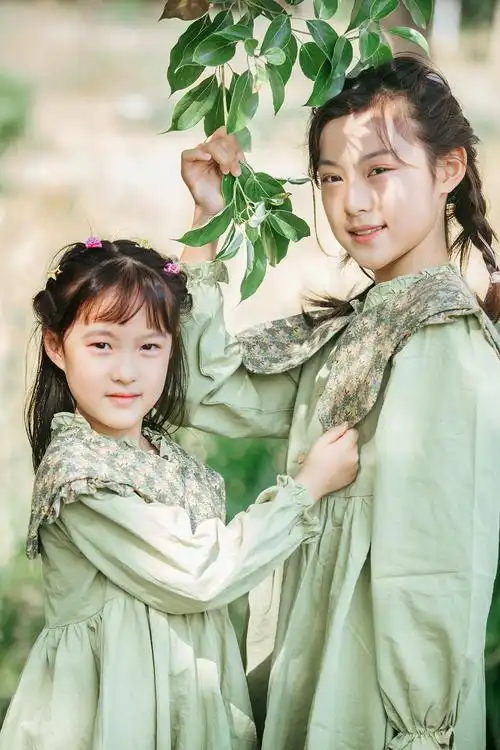 晶晶0904的儿童摄影作品《闺蜜照》